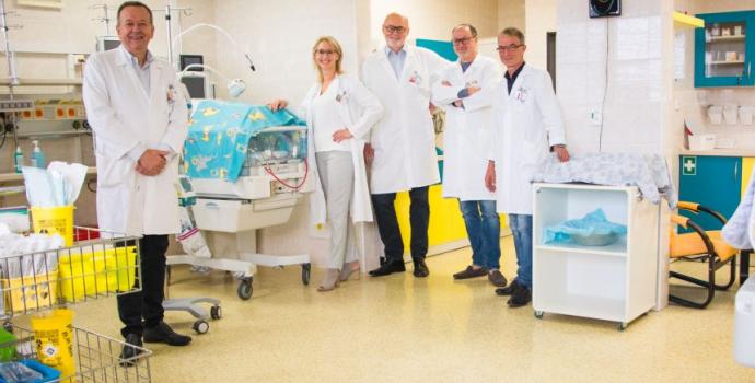 Porod dítě transplantovaná děloha nemocnice Motol