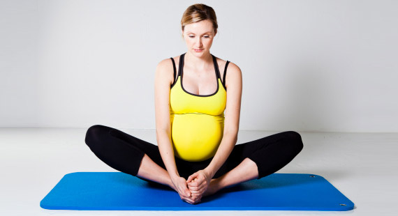Jóga pro 1.trimestr těhotenství - pozice motýl