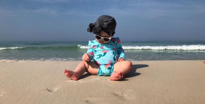 Dítě na pláži