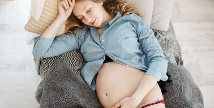Spánek a polohy v těhotenství