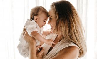 6. měsíc života miminka. Kompletní průvodce pro rodiče