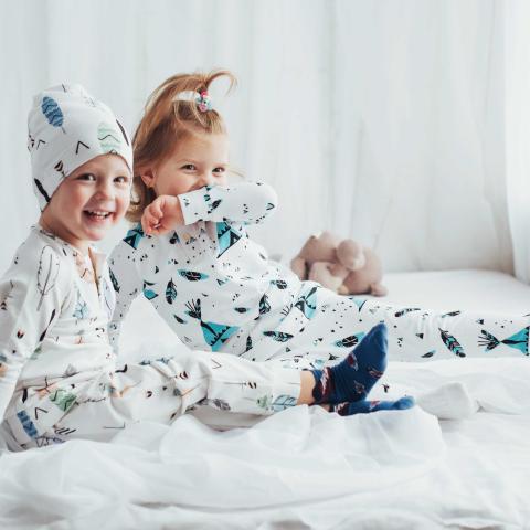 Děti v pyžamu